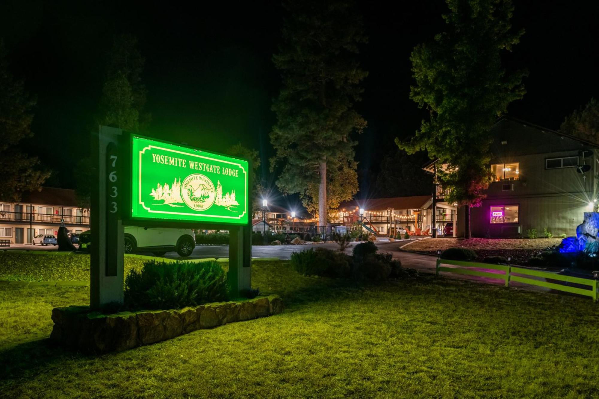 Yosemite Westgate Lodge Groveland Exterior photo