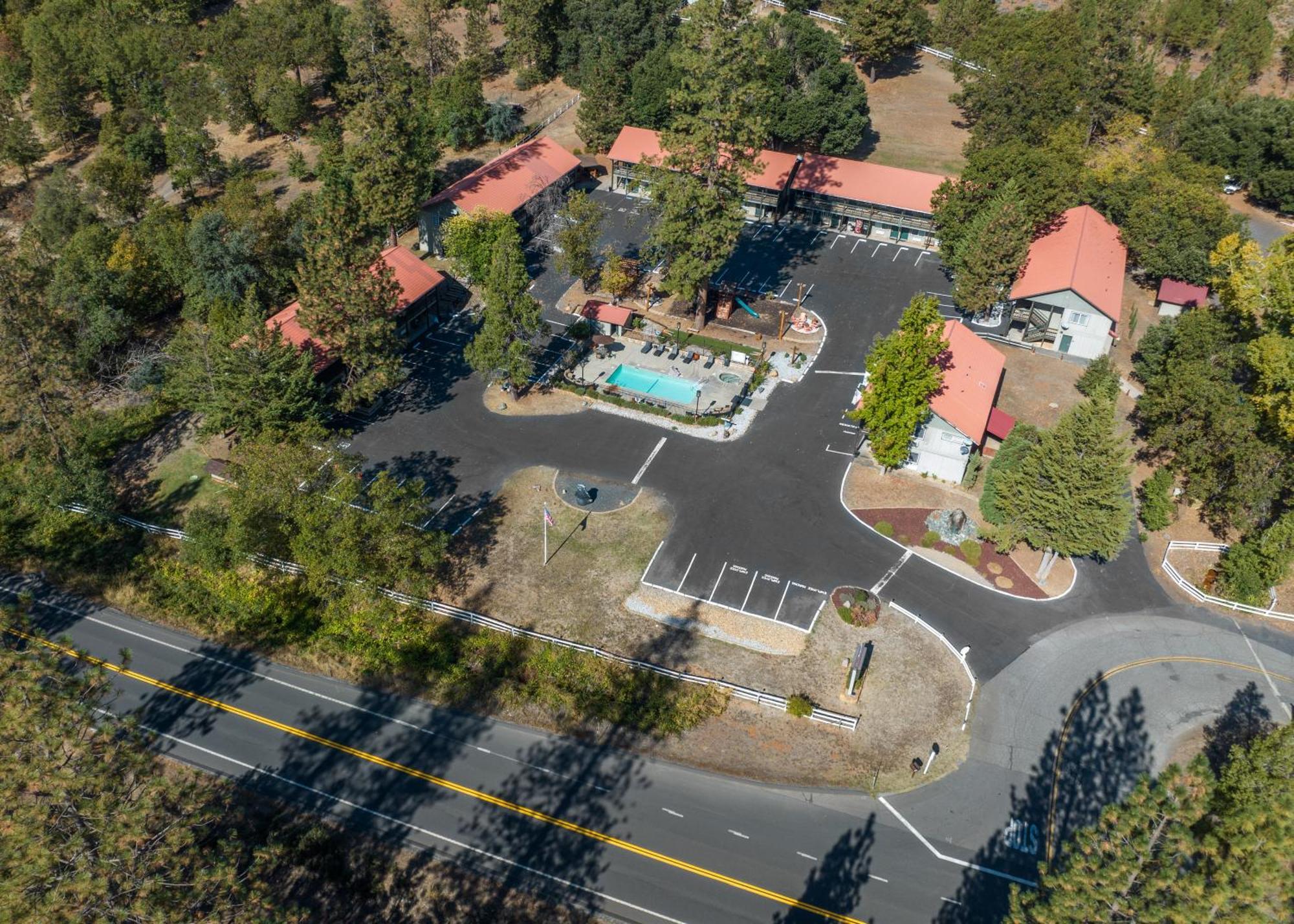 Yosemite Westgate Lodge Groveland Exterior photo