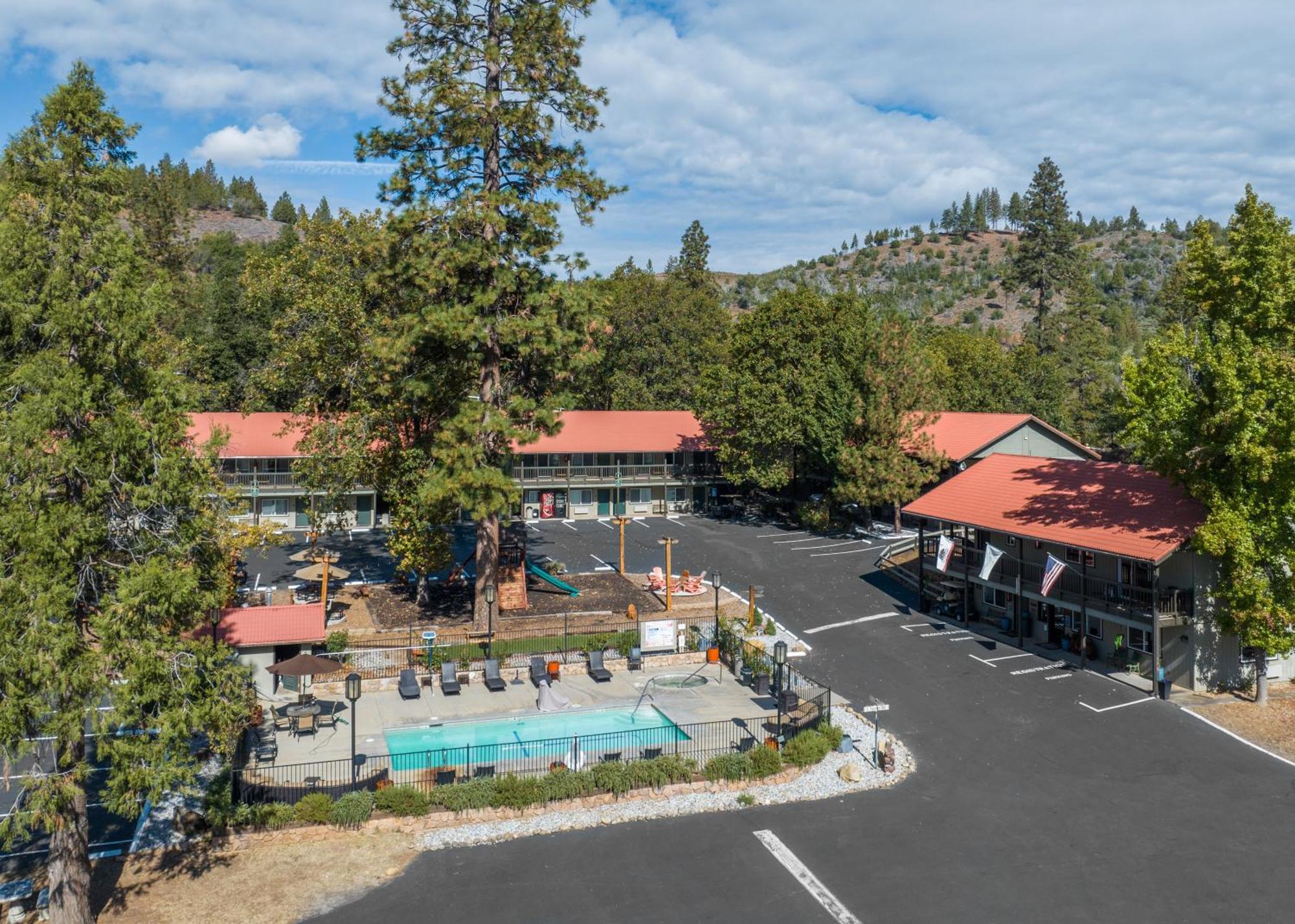 Yosemite Westgate Lodge Groveland Exterior photo