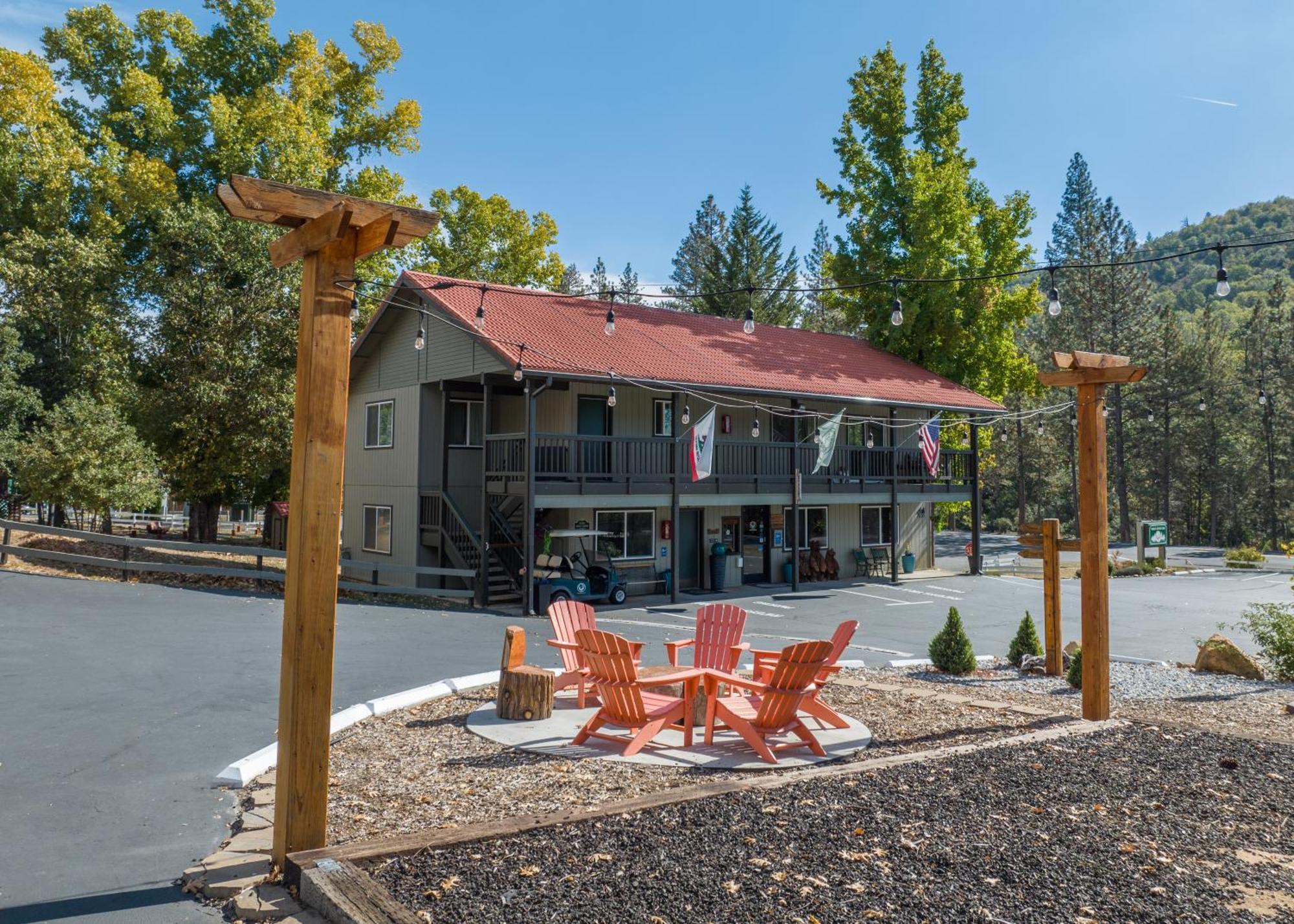 Yosemite Westgate Lodge Groveland Exterior photo